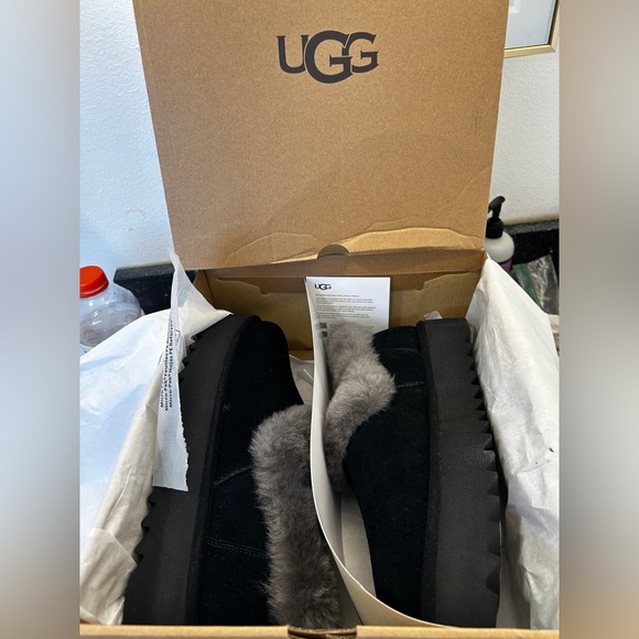 UGG Nita Shearling Slippers Black. BNIB. 10 - Picture 7 of 10